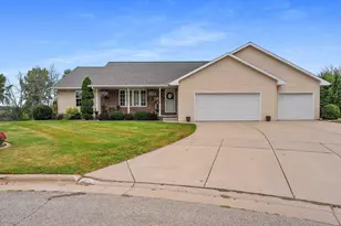 575 E Conservancy Ct, Green Bay, WI 54311 - Photo 1