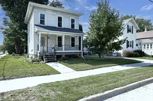 101 W 14th Ave, Oshkosh, WI 54902 - Photo 1