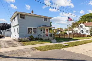 929 Kansas St, Oshkosh, WI 54902 - Photo 1