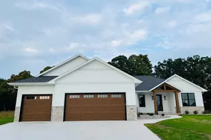 3411 Dandy Way, Green Bay, WI 54311 - Photo 1