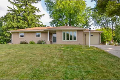 615 Skyline Boulevard, Green Bay, WI 54302 - Photo 1