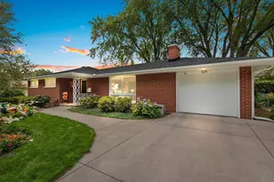 328 E Briar Ln, Green Bay, WI 54301 - Photo 1