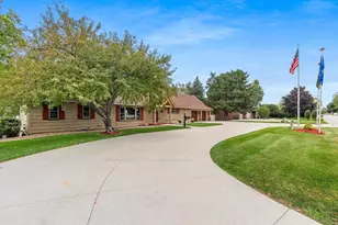 2424 Riverside Dr, Green Bay, WI 54301 - Photo 1