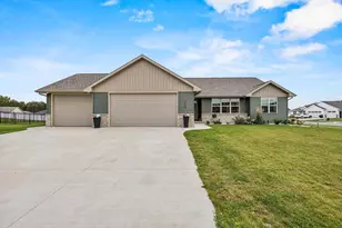 4533 Paul Ct, Green Bay, WI 54313 - Photo 1