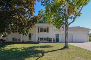 537 Edward Dr, Green Bay, WI 54302 - Photo 1