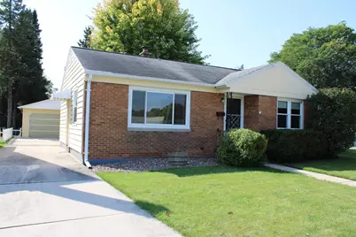 76 W 11th Street, Fond du Lac, WI 54935 - Photo 1