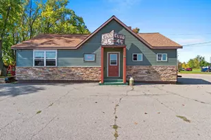 702 S Main St, Clintonville, WI 54929 - Photo 1