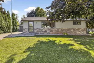 887 W Airport Rd, Menasha, WI 54952 - Photo 1