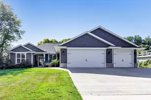 1732 Keehan Ln, Green Bay, WI 54311 - Photo 1