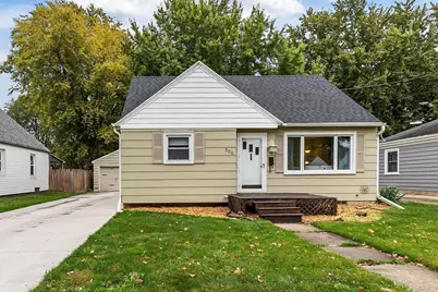 300 S Lee Street, Appleton, WI 54915 - Photo 1