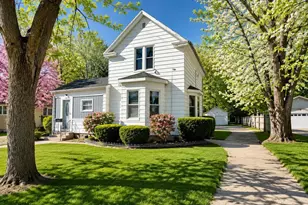 325 Wisconsin St, Berlin, WI 54923 - Photo 1