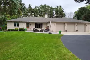 3810 Nicolet Dr, Green Bay, WI 54311 - Photo 1