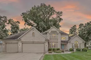 1471 Parkway Dr, Green Bay, WI 54304 - Photo 1