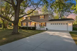 418 Ridgeview Terrace, Green Bay, WI 54301 - Photo 1