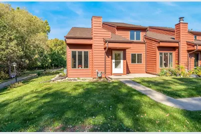 2240 Meadowbrook Court #C, Oshkosh, WI 54904 - Photo 1