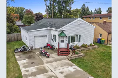 1333 Vanderbraak Street, Green Bay, WI 54302 - Photo 1