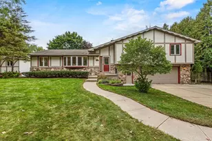 2570 Edgewood Ln, Green Bay, WI 54302 - Photo 1