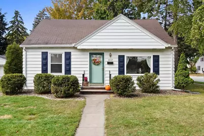 1037 Royal Boulevard, Green Bay, WI 54303 - Photo 1