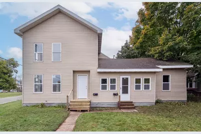 200 W Beacon Street, New London, WI 54961 - Photo 1