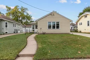 1537 Jefferson St, Oshkosh, WI 54901 - Photo 1
