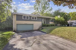 3038 Bayview Dr, Green Bay, WI 54311 - Photo 1