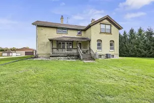 W227N8720 Tamarack Rd, Sussex, WI 53089 - Photo 1