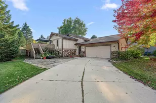 470 Meadow Ct, Fond du Lac, WI 54935 - Photo 1