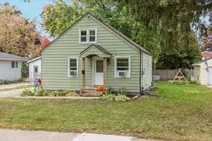 435 Dove St, Oshkosh, WI 54902 - Photo 1