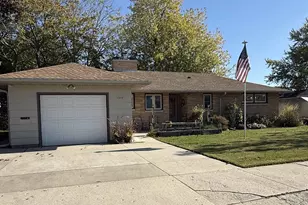 1209 Hawthorne St, Two Rivers, WI 54241 - Photo 1