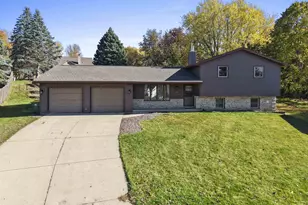 953 Hilly Haven Ct, Green Bay, WI 54311 - Photo 1