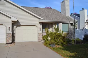 2456 Blake Ct, Oshkosh, WI 54904 - Photo 1