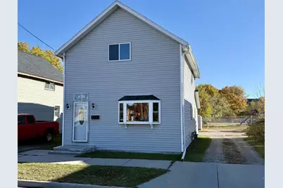 830 Wells Street, Marinette, WI 54143 - Photo 1