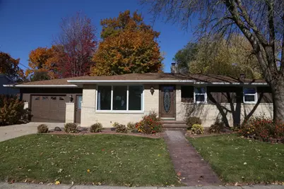 216 E 17th Street, Kaukauna, WI 54130 - Photo 1
