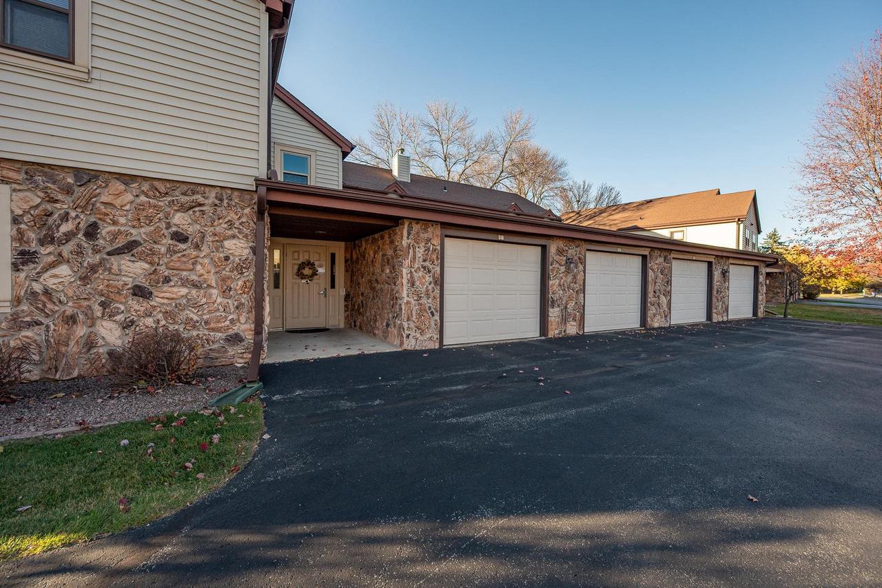 1820 Ridgeway Dr #51A, De Pere, WI 54115 - MLS 50317867 - Coldwell Banker