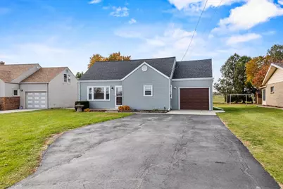 307 S Packer Drive, Manitowoc, WI 54220 - Photo 1