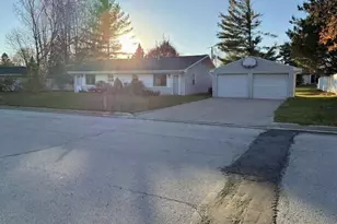 1341 Sunray Ln, Green Bay, WI 54313 - Photo 1