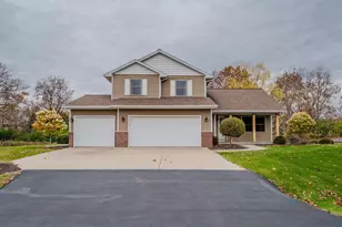 4164 Star Ct, Oshkosh, WI 54904 - Photo 1