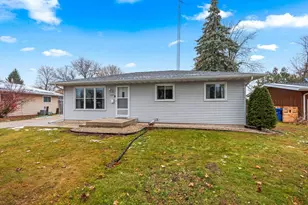 1520 W 9th Ave, Oshkosh, WI 54902 - Photo 1