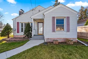 953 Roscoe St, Green Bay, WI 54304 - Photo 1