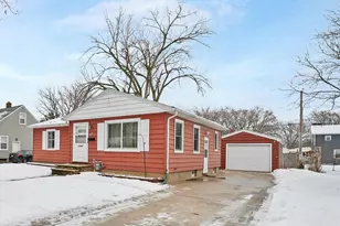 915 Colonial Ave, Green Bay, WI 54304 - Photo 1