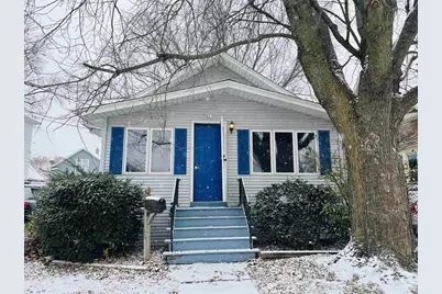 821 W 6th Avenue, Oshkosh, WI 54902 - Photo 1