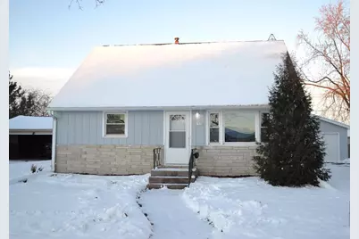 1322 W 5th Avenue, Oshkosh, WI 54902 - Photo 1