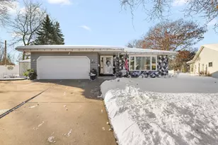 1615 W 6th Ave, Oshkosh, WI 54902 - Photo 1