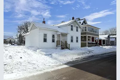 321 E Parkway Avenue, Oshkosh, WI 54901 - Photo 1