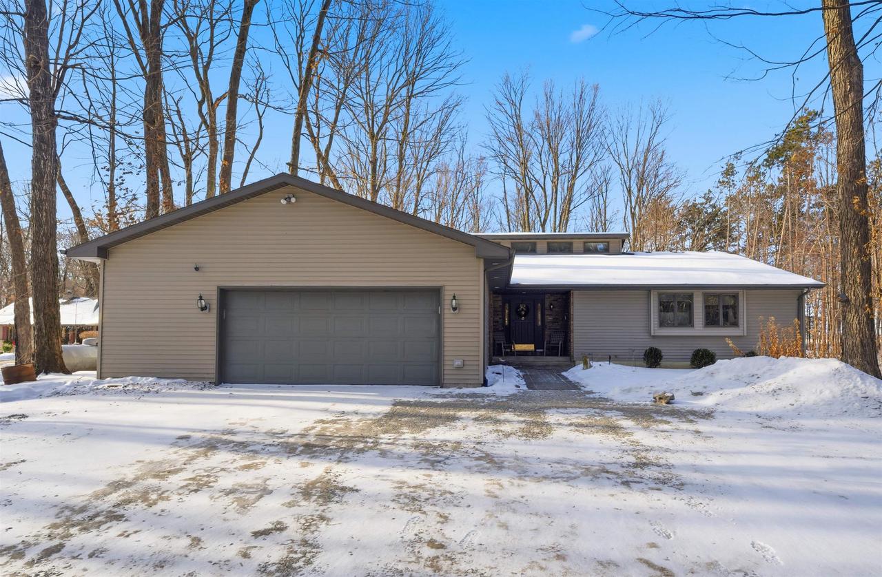 N5153 Woodhaven Ct, Shiocton, WI 54170 - MLS 50319355 - Coldwell Banker