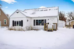 323 8th St, Menasha, WI 54952 - Photo 1