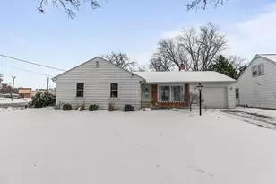 572 Newtols St, Green Bay, WI 54302 - Photo 1