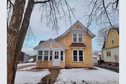 111 E Beacon Avenue, New London, WI 54961 - Photo 1