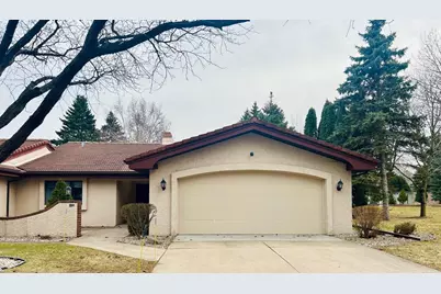 8 Fiesta Court #E, Appleton, WI 54911 - Photo 1