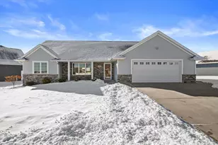 1735 Red Oak St, Green Bay, WI 54313 - Photo 1